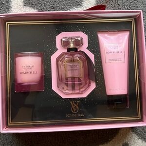Nwt Victoria's Secret Bombshell Gift Set